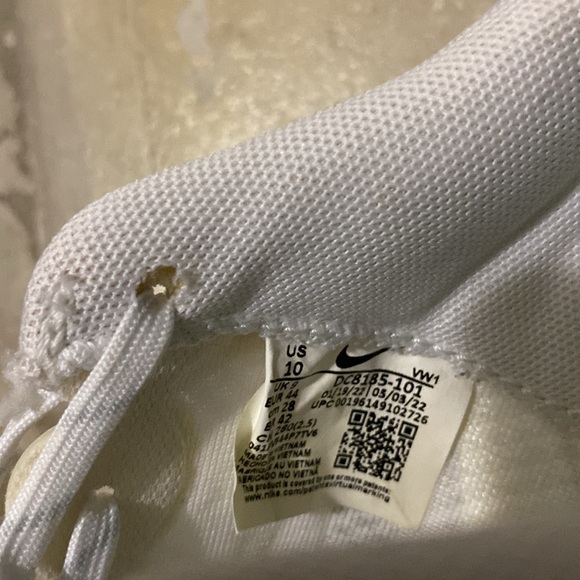 Nike shoes - Picture 3 of 6